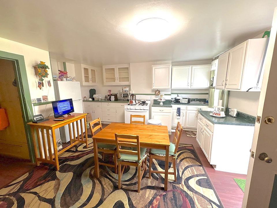 1st image of 11 Hart St #1R