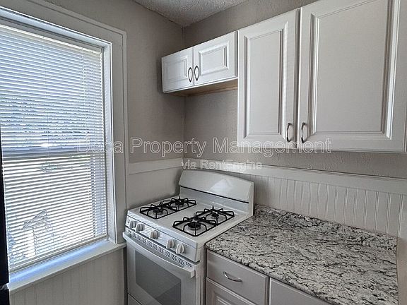 5th image of 4233 Ellenwood Ave APT 204