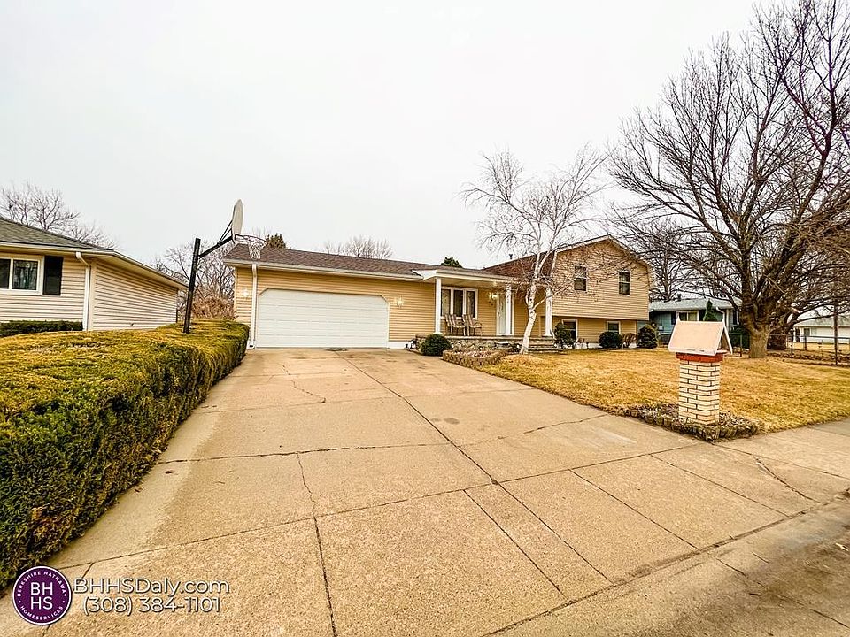 1st image of 407 Kennedy Dr