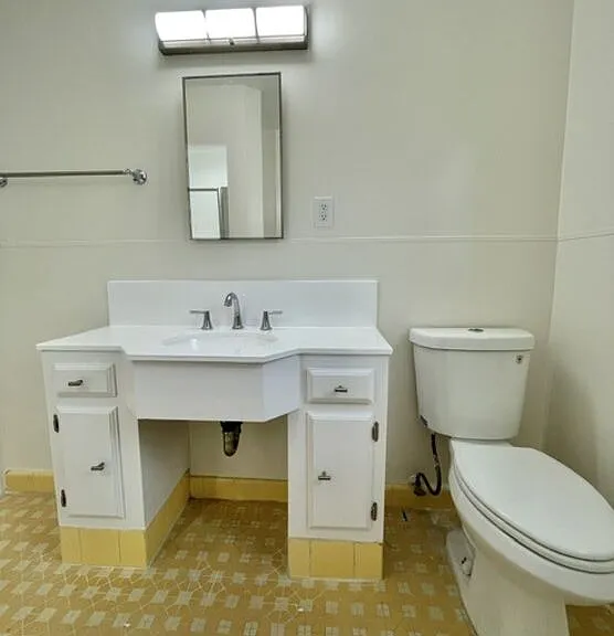 1600 N Martel Ave #B — Photo 30