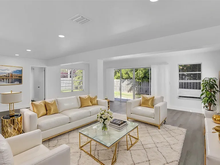 1013 SE 14th Ct — Photo 4