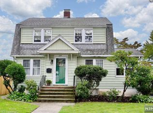 285 Gifford Pl, Teaneck, NJ 07666