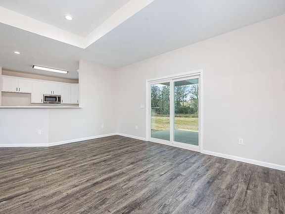 4th image of 765 SW Chesterfield Cir