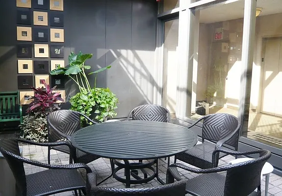 Rented by Renetta Real Estate | media 47