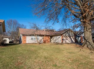 1247 W Riverside St, Springfield, MO 65807