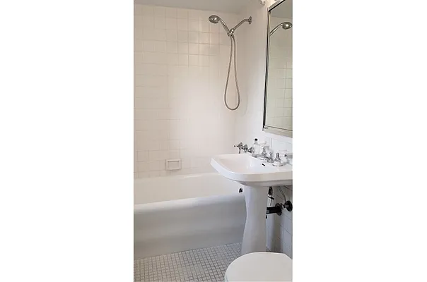 Rented by City Connections Realty | media 17