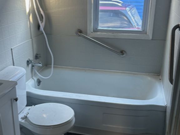 3rd image of 4056 E 136th St Floor 2