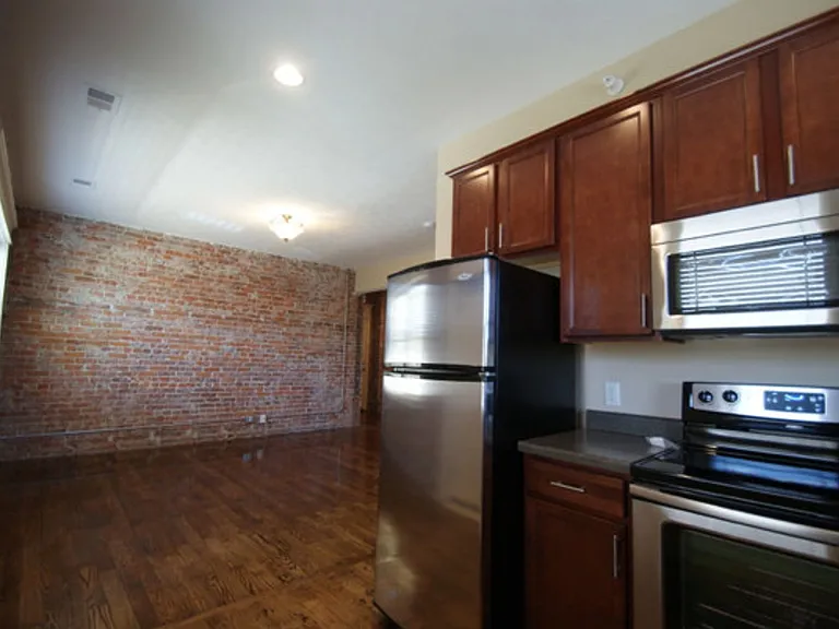 2934 Leavenworth St — Photo 51