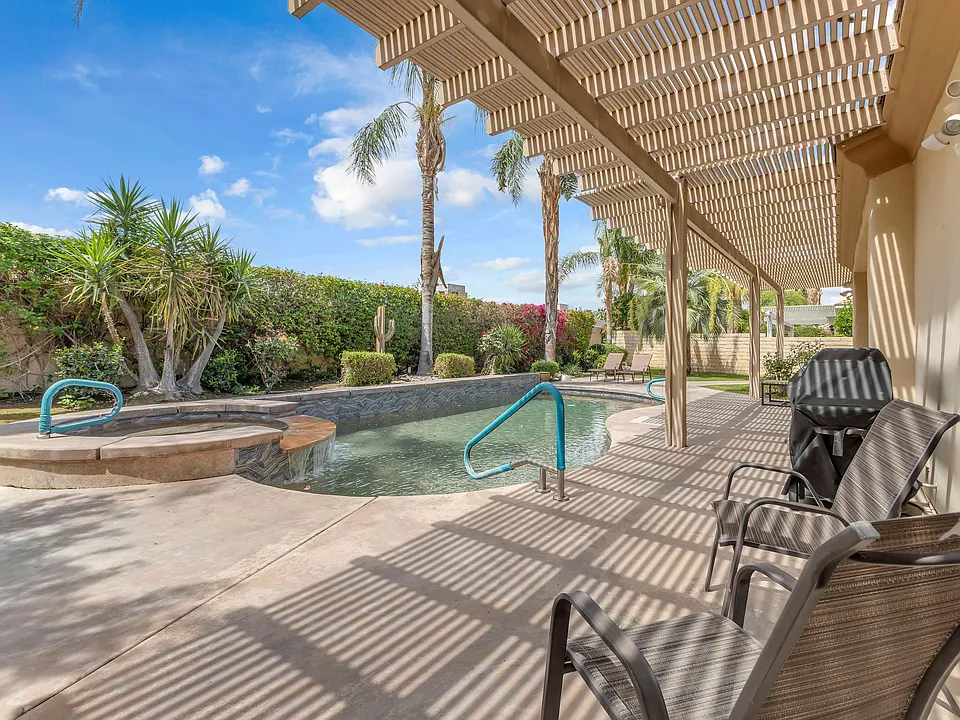 44397 Mesquite Dr