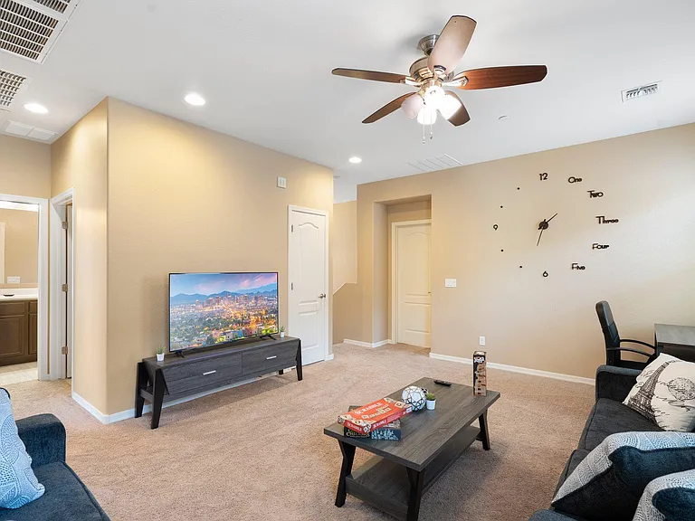 9122 W Coolbrook Ave — Photo 12
