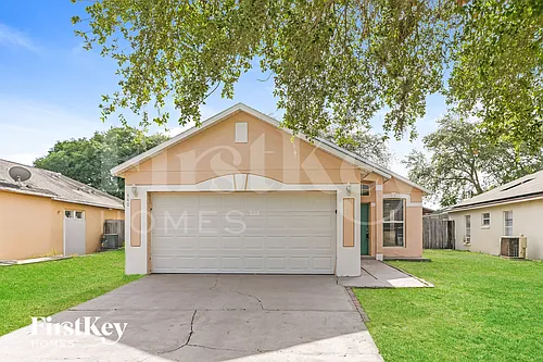 440 Breezeway Dr Photo 1