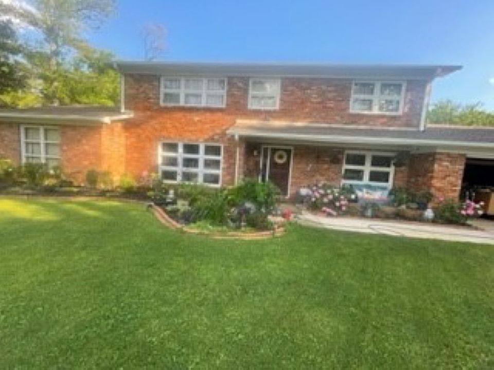 2nd image of 2423 Crestview Dr SE