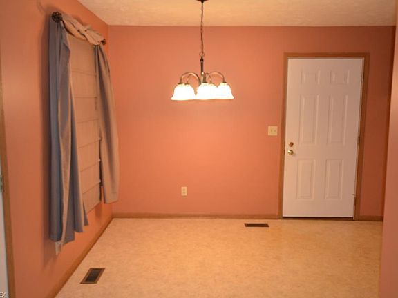 5th image of 11 Nantucket Dr