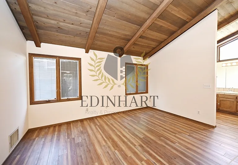 145 E University Ave — Photo 34