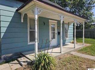 112 N 7th St, Wymore, NE 68466