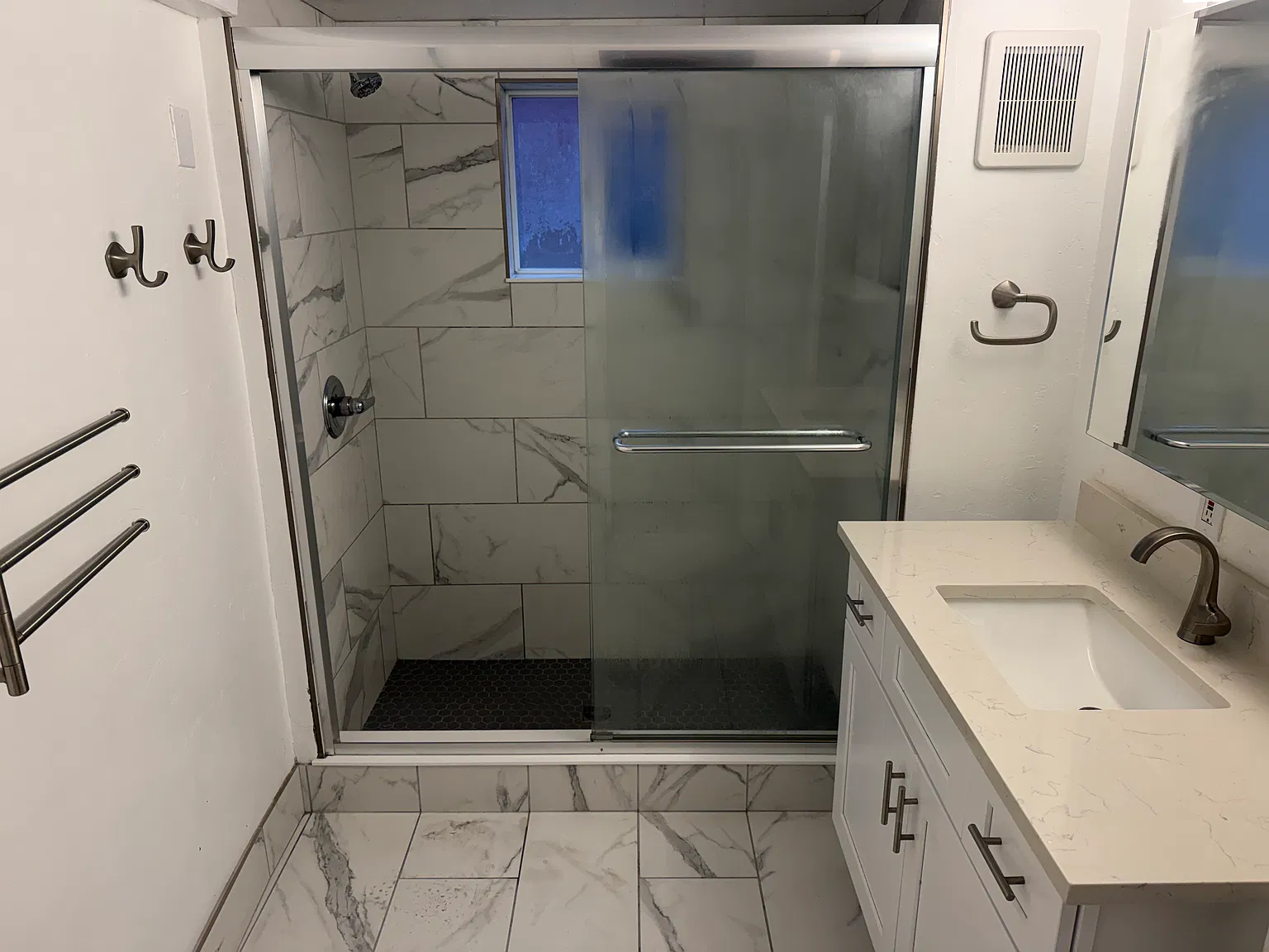 2 bed, 1000 sqft, $1,850 — Photo 4