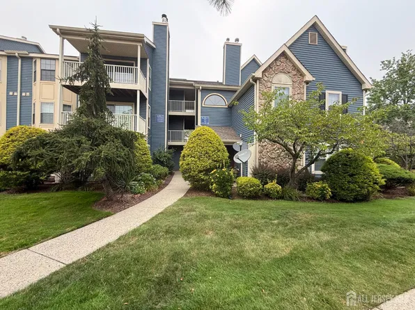 151 Longfield Ct, East Brunswick, NJ 08816