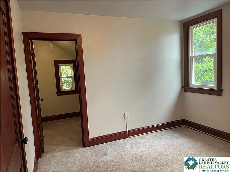 543 W Emaus Ave — Photo 35