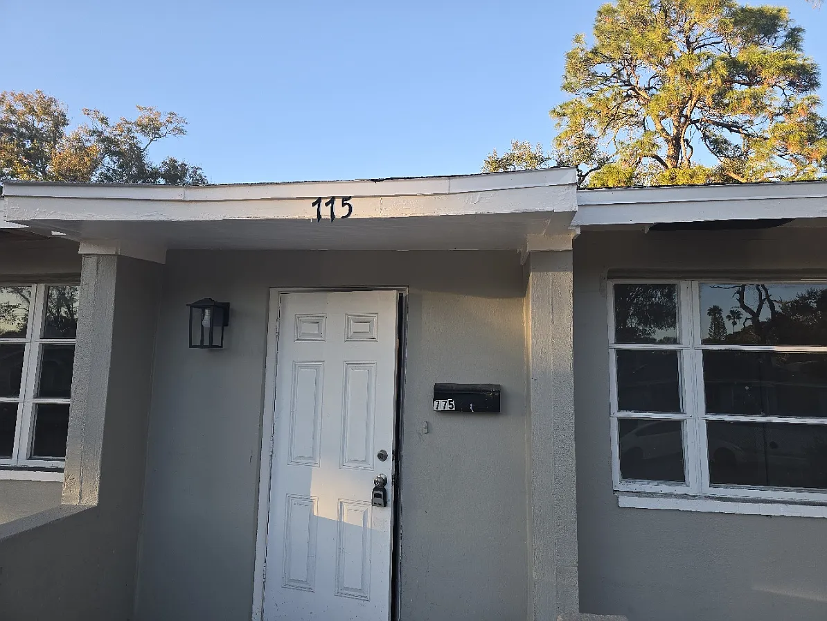 3 bed, 1000 sqft, $2,195 — Photo 2