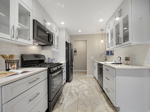 3rd image of 25569 Joanne Smith Dr