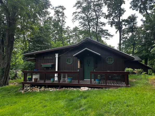 1990 Dayton Rd, Galien, MI 49113