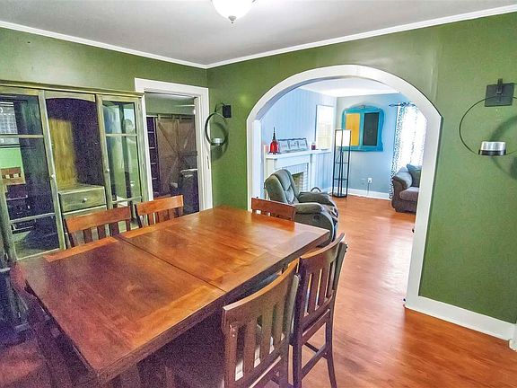 5th image of 209 Marian Dr