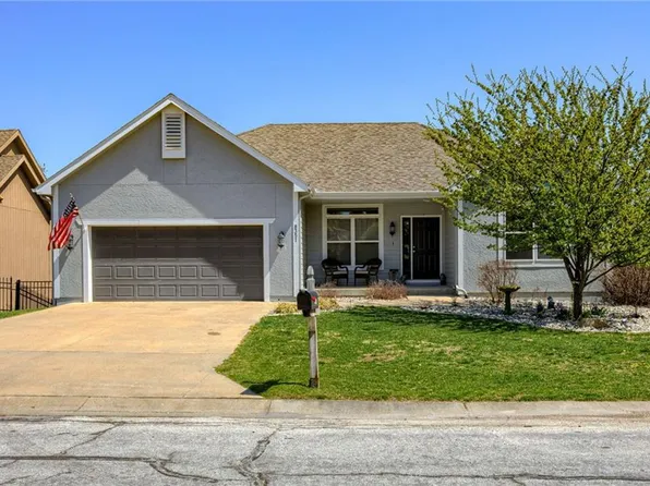 8351 Primrose St, De Soto, KS 66018