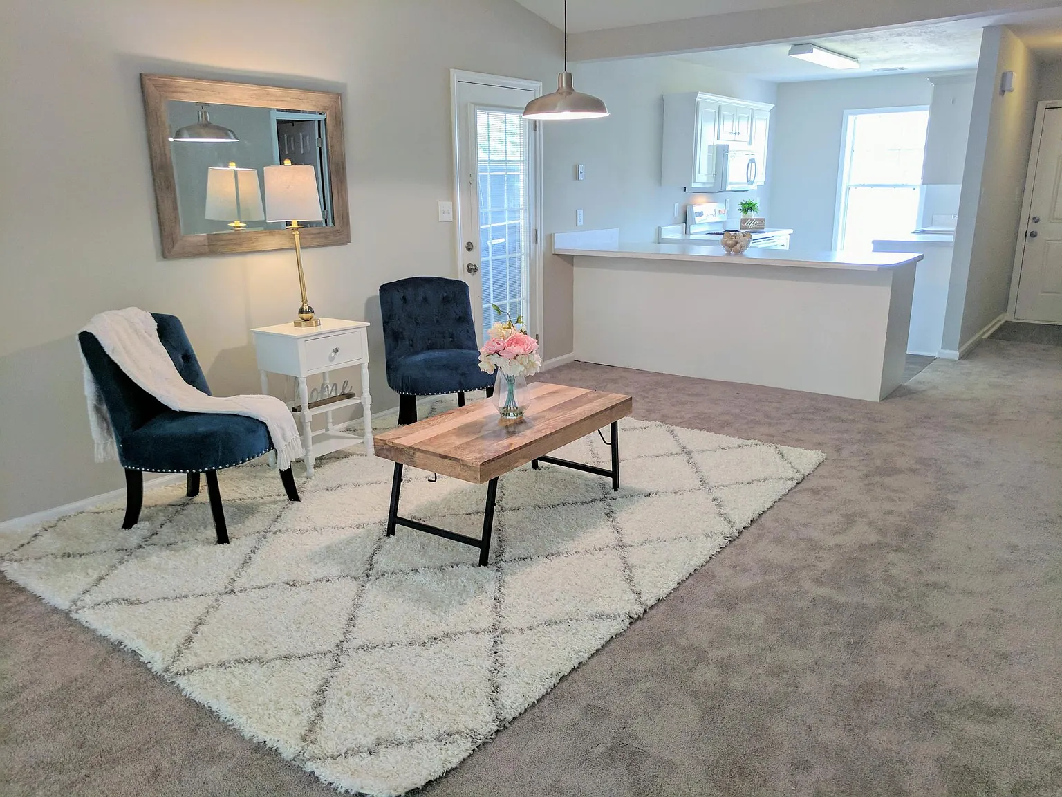 3 bed, 1308 sqft, $1,625 — Photo 2