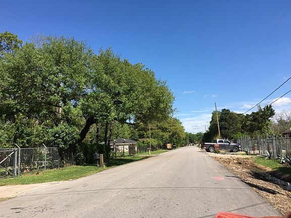 4th image of 5445 Tiffany Dr