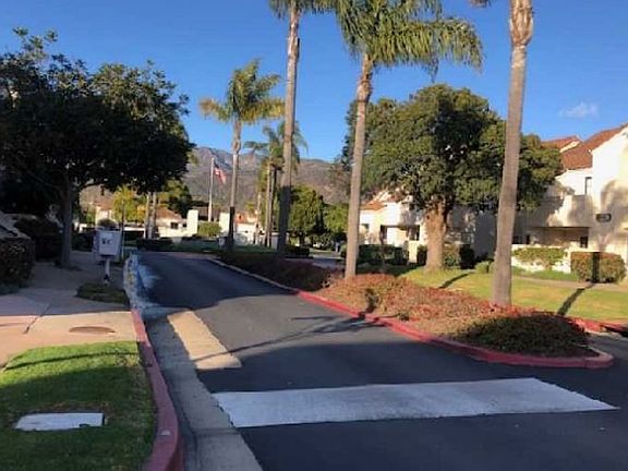 Exterior Neighborhood (street photo)