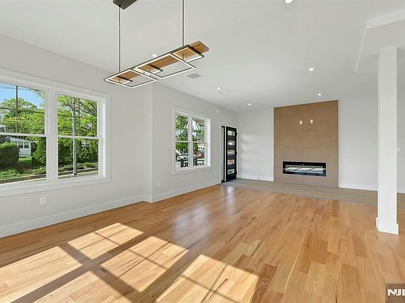 5th image of 30 E Centre St #32