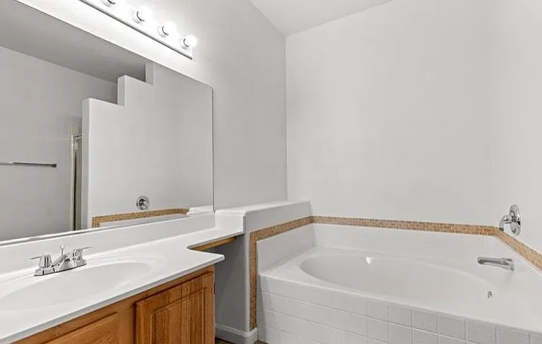 5650 E Sahara Ave — Photo 4