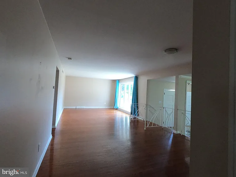 436 S Suffolk Dr — Photo 8