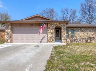 510 E Toledo St, Broken Arrow, OK 74012