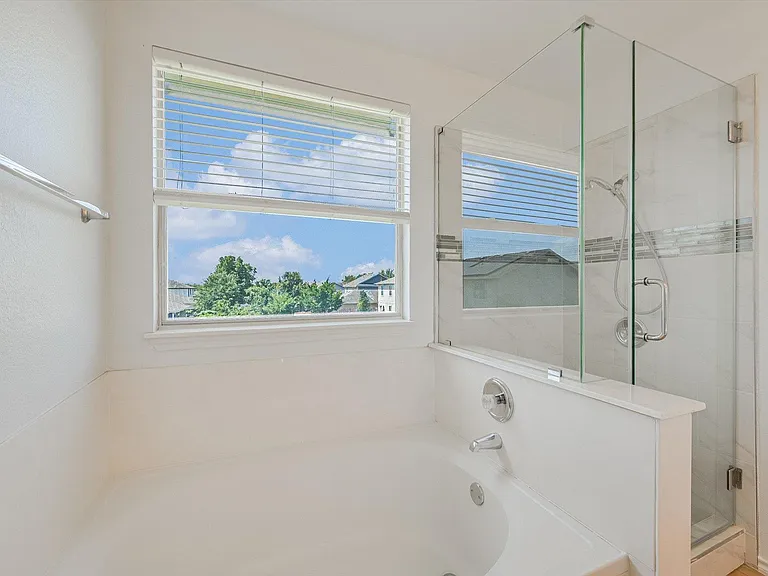 17817 Majestic Elm Ln — Photo 12