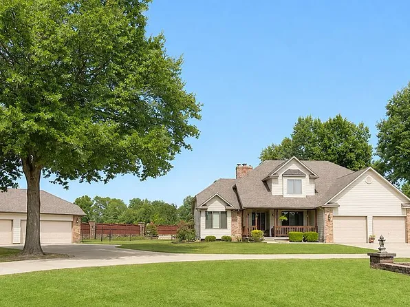 1701 E 14th St, Pittsburg, KS 66762