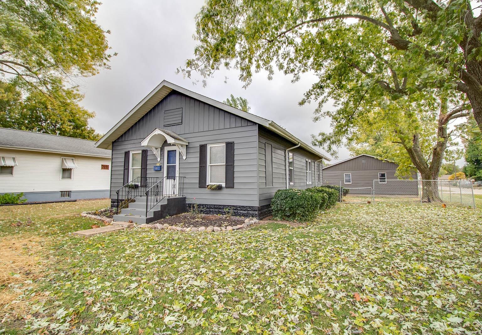 214 W Wilson Ave, Gillespie, IL 62033 Zillow