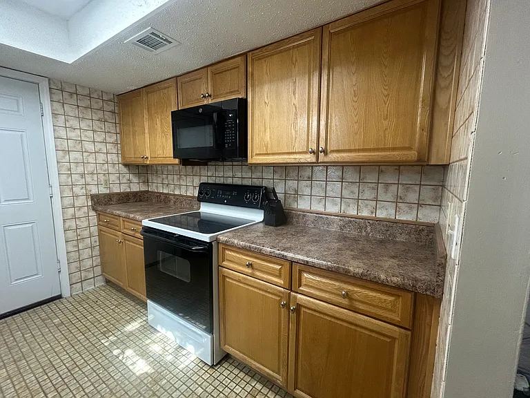1318 El Sereno Pl — Photo 9