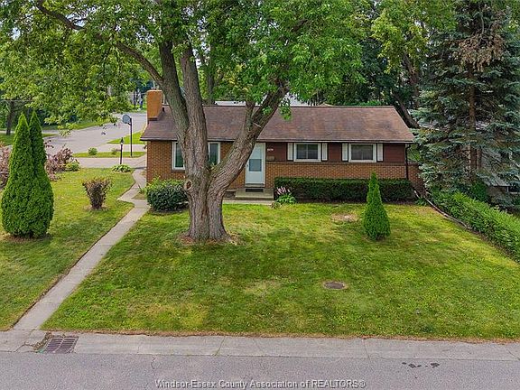 3rd image of 2979 Orion Cres