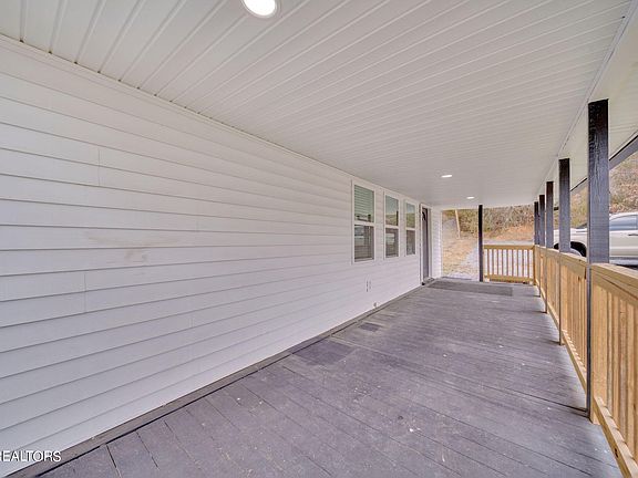 3rd image of 1001 McArthur St