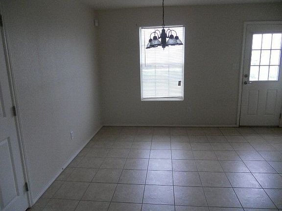 3rd image of 715 San Martin St