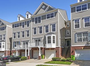 2527 Pascal Pl, Herndon, VA 20171