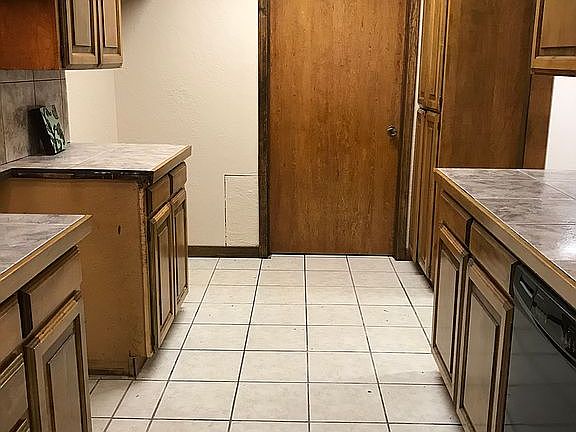 4th image of 1001 S College Ave