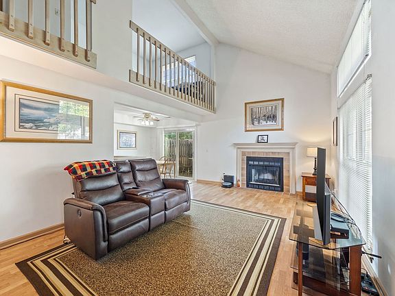 3rd image of 1368 N Knollwood Dr