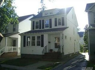 3430 208th St, Bayside, NY 11361