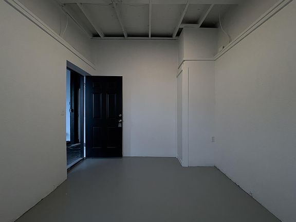 3rd image of 5420 S Tacoma Way #C