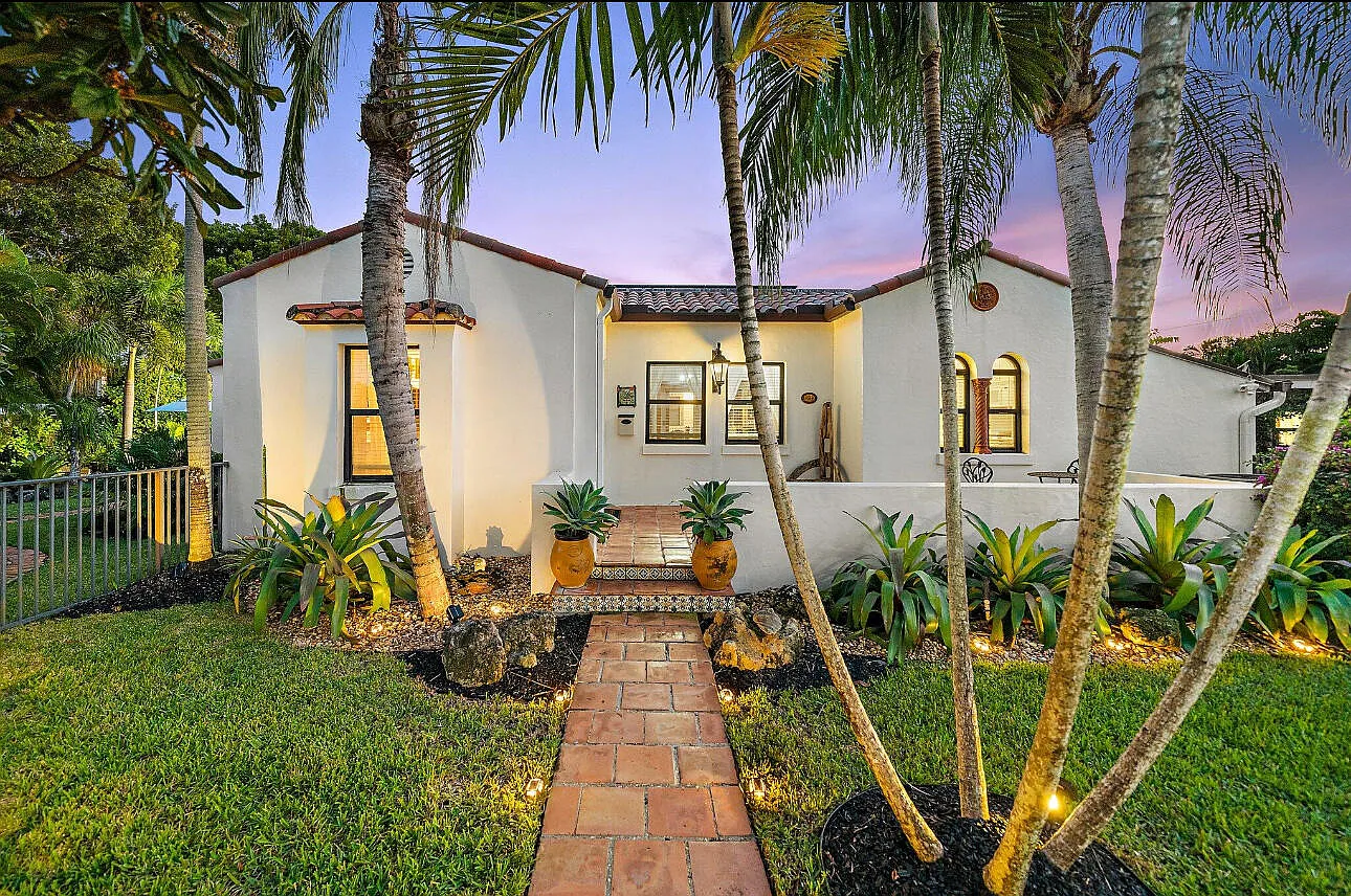 4 bed, 4.0 bath, 2758 sqft, $11,000 — Photo 1