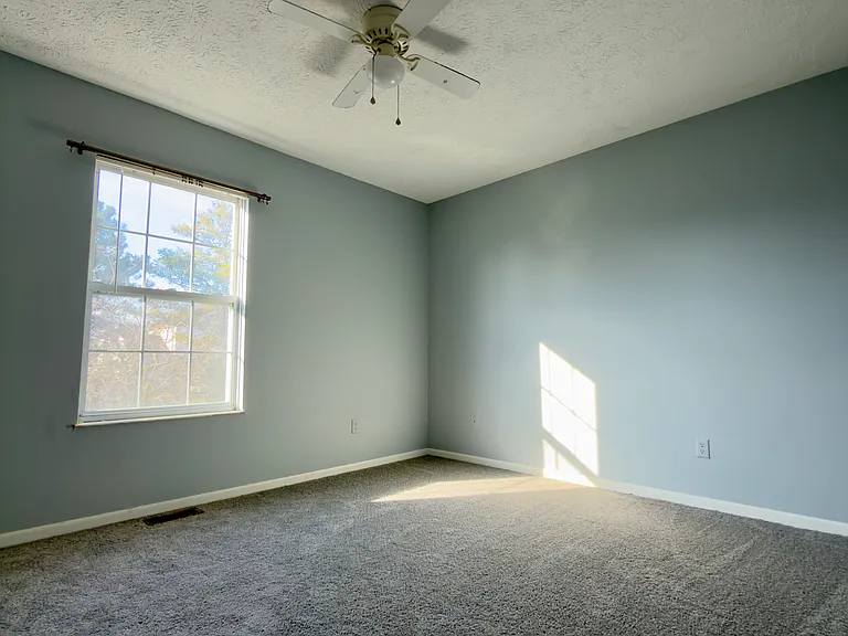 685 Parkbluff Way — Photo 4
