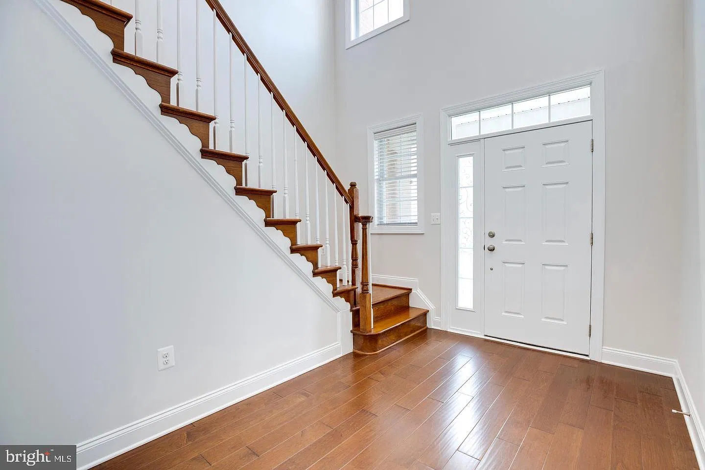 4 bed, 3.5 bath, 3660 sqft, $3,850 — Photo 4