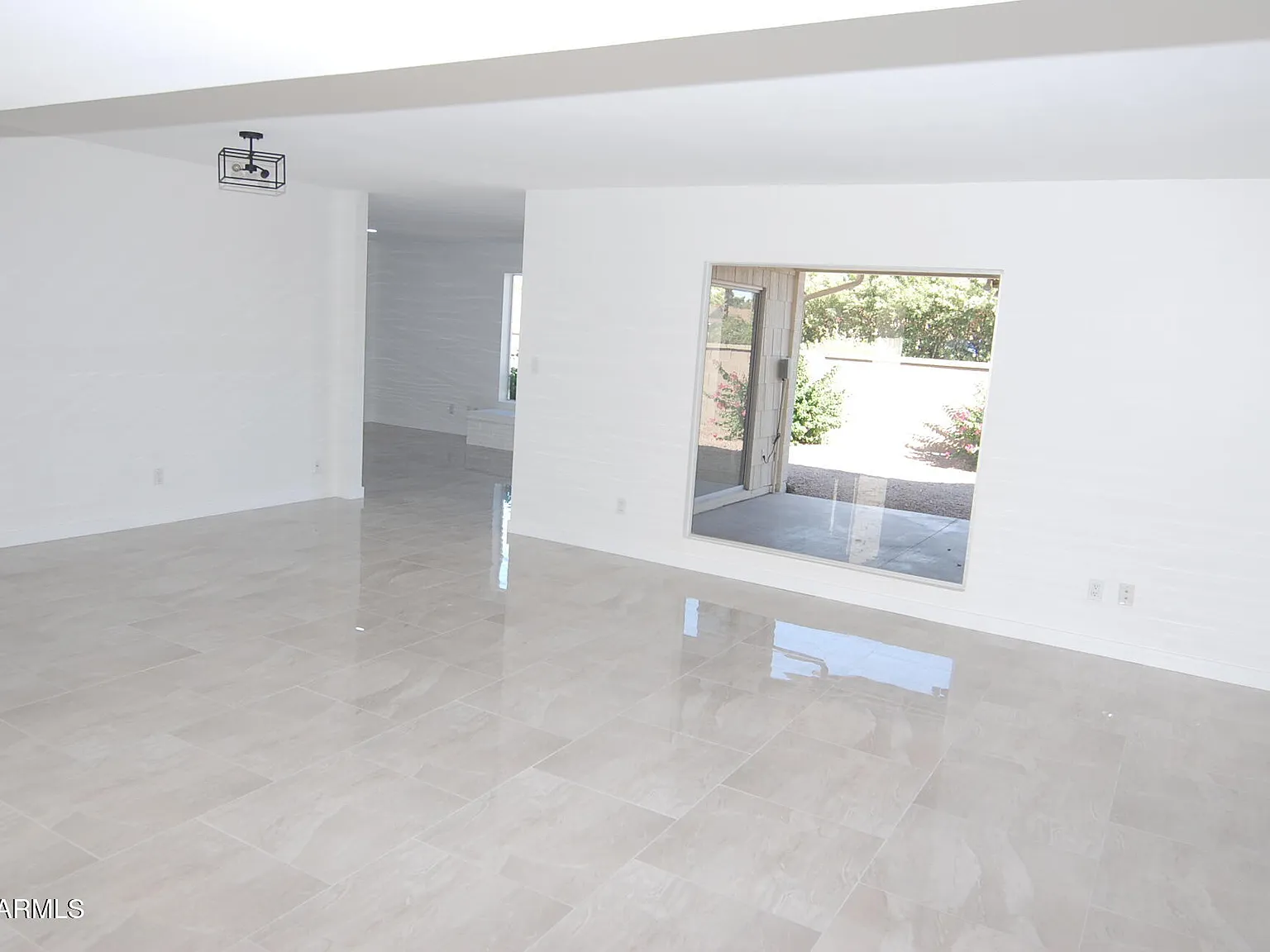 4 bed, 2.0 bath, 2127 sqft, $4,250 — Photo 4